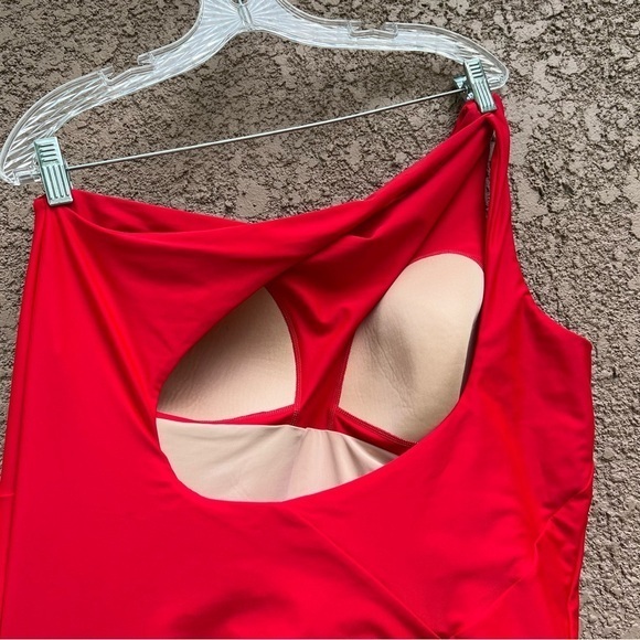 Summersalt Ruched Sidestroke‎ - Picture 8 of 17